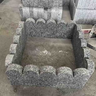 七台河 花边石、花坛围栏石、花池界石、菜园栅栏石、镶边石、波浪状界石介绍