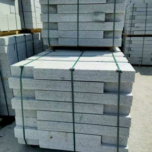 七台河 芙蓉白花岗岩路沿石、平石尺寸标准，色泽均匀