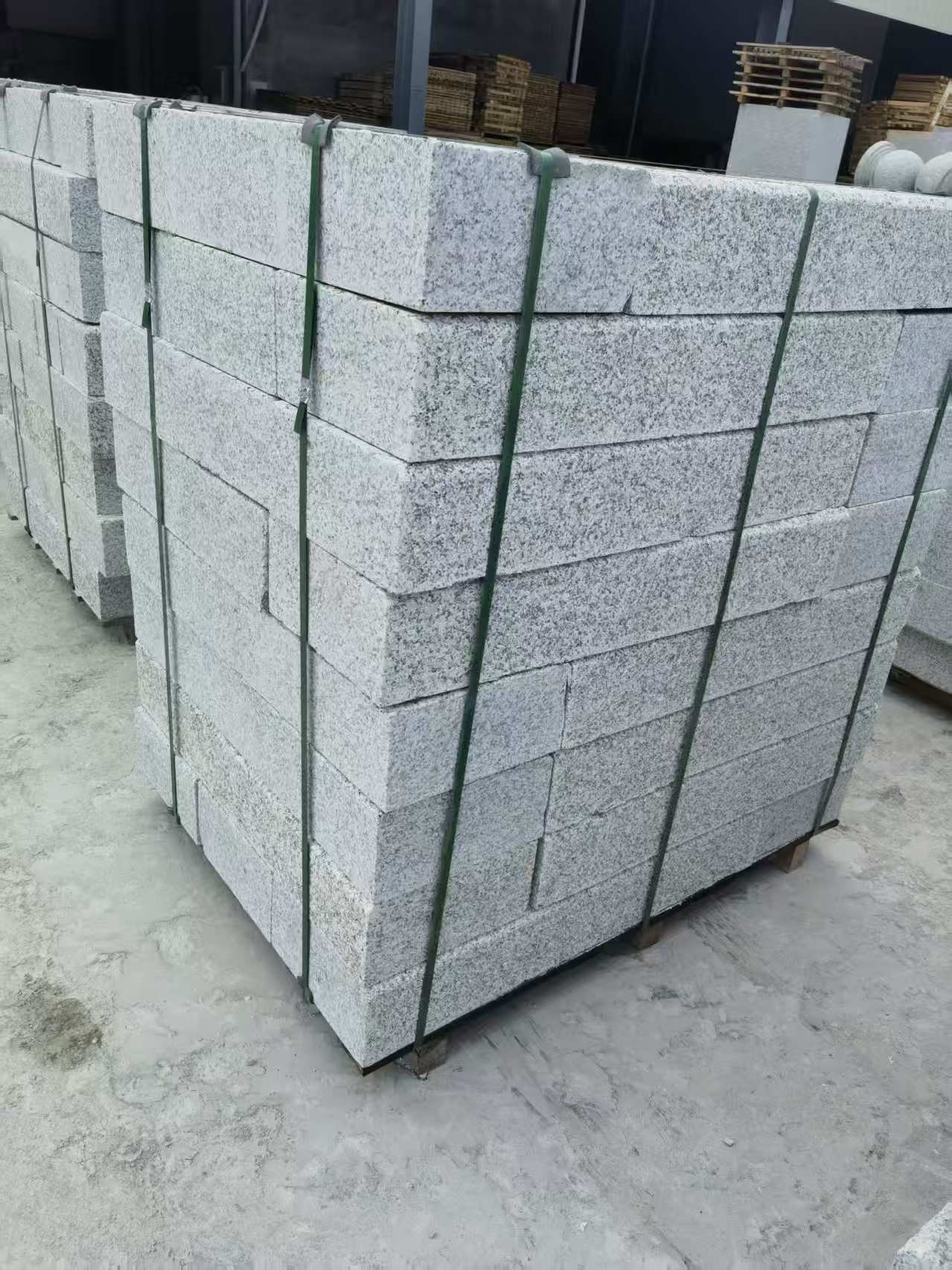 七台河 芙蓉白火烧两面路沿石