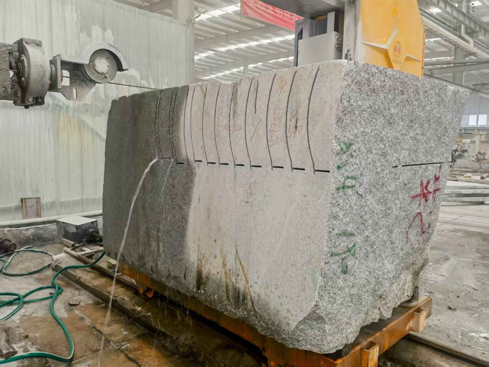 七台河 602，大花芙蓉白，绳锯加工弧形路沿石