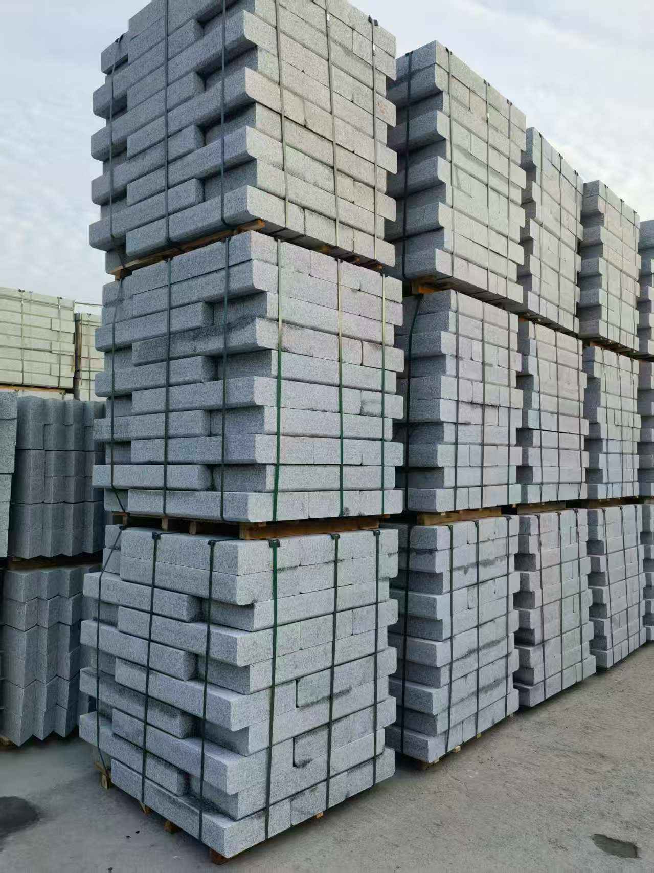 七台河 路沿石（路侧石），颜色一致，尺寸标准