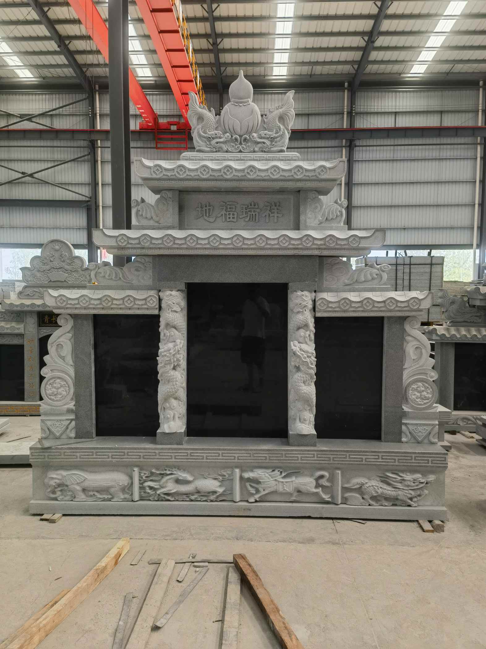 七台河 芝麻灰高档墓碑、土墓，一套也支持定做