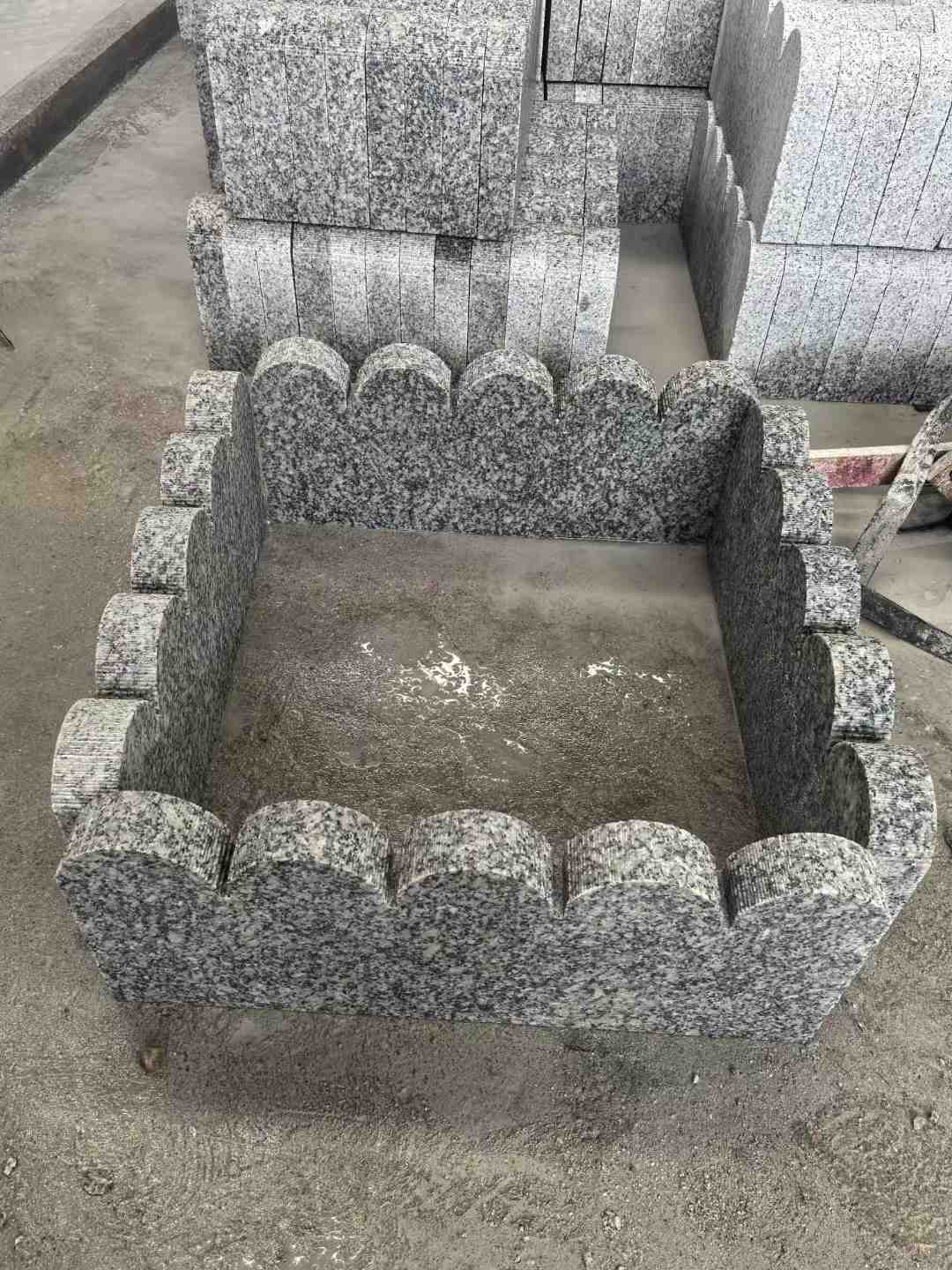 七台河 花边石、花坛围栏石、花池界石、菜园栅栏石、镶边石、波浪状界石介绍