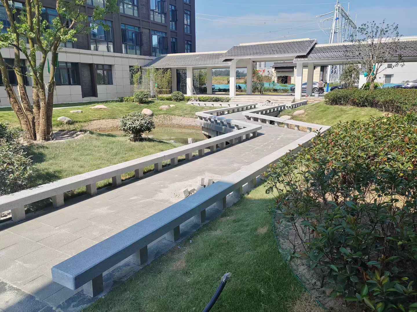 七台河 芝麻灰小区坐凳&栏杆安装效果