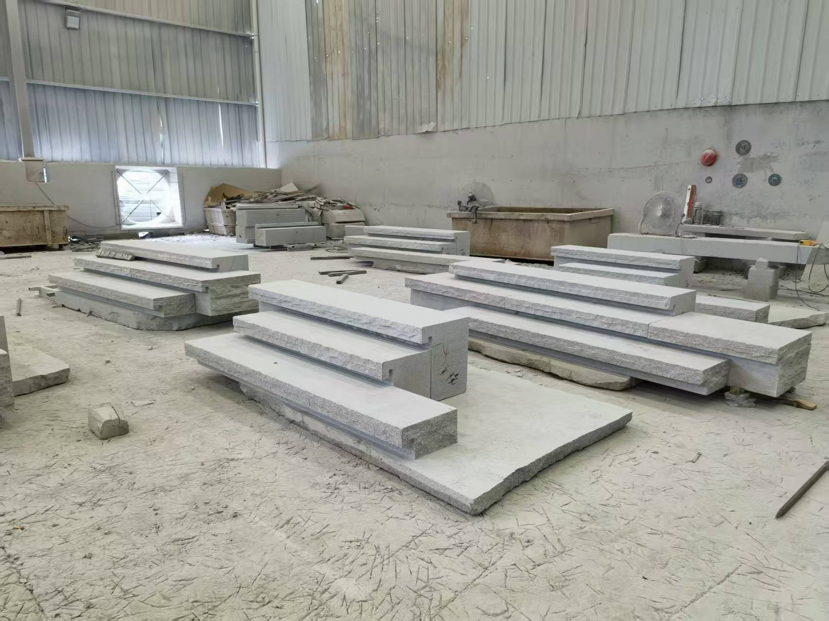 七台河 整石台阶（大面火烧+侧面自然面），出货前厂内拼装