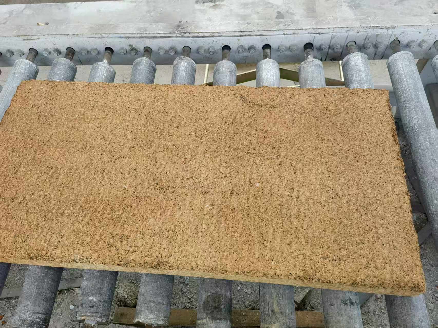 七台河 菠萝面老石板，做旧仿古石，流水线生产加工